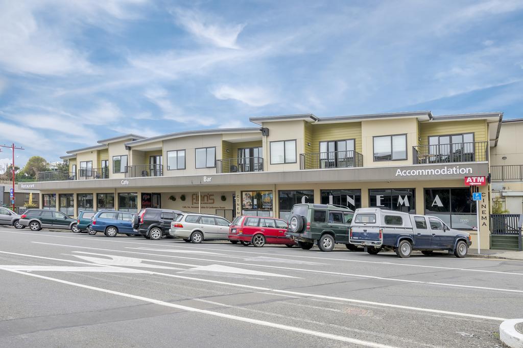 Finns Paekakariki Exterior photo