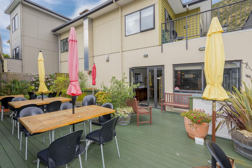 Finns Paekakariki Exterior photo