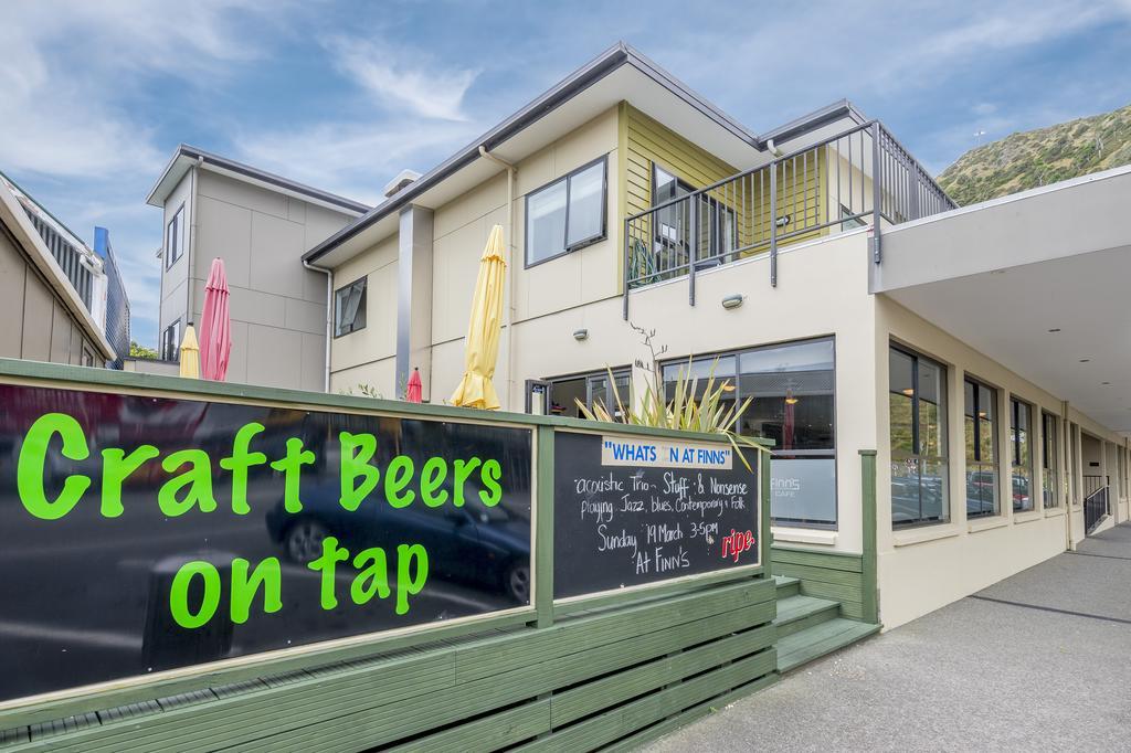 Finns Paekakariki Exterior photo
